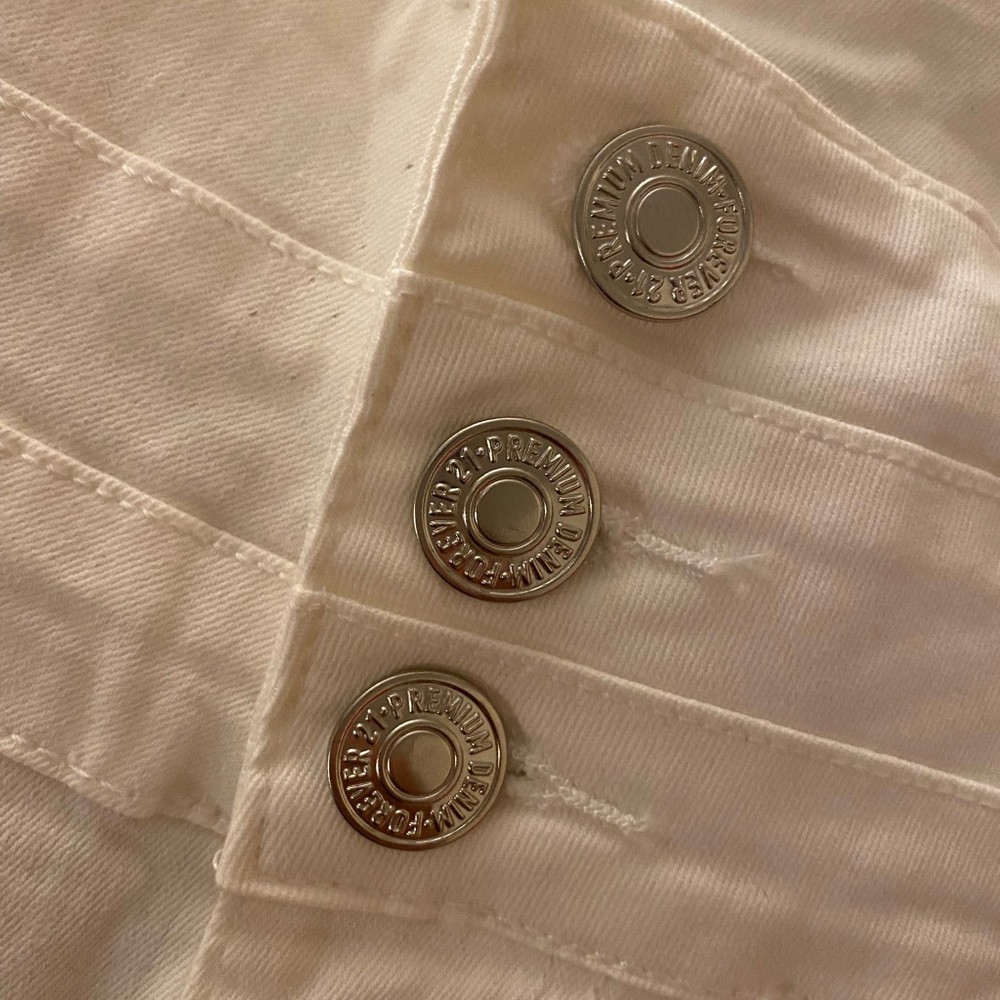 Forever 21 White Jeans ✨